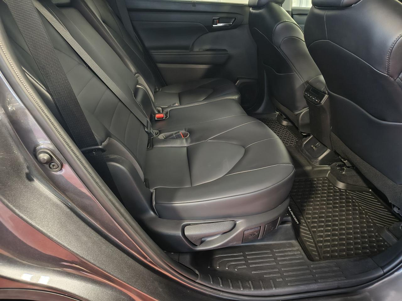 2022 Toyota Highlander XLE Photo0