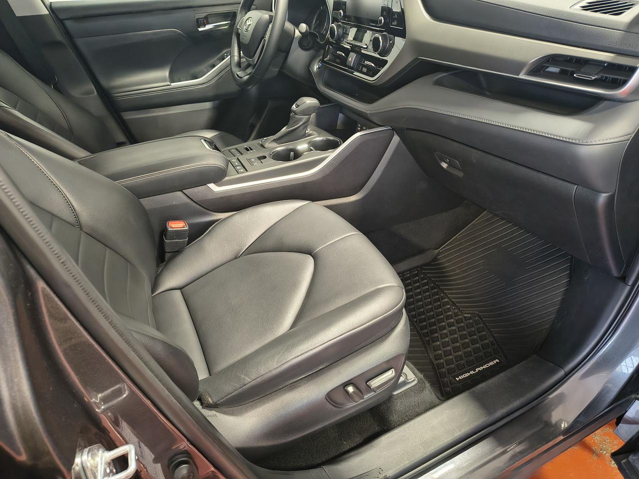 2022 Toyota Highlander XLE Photo0