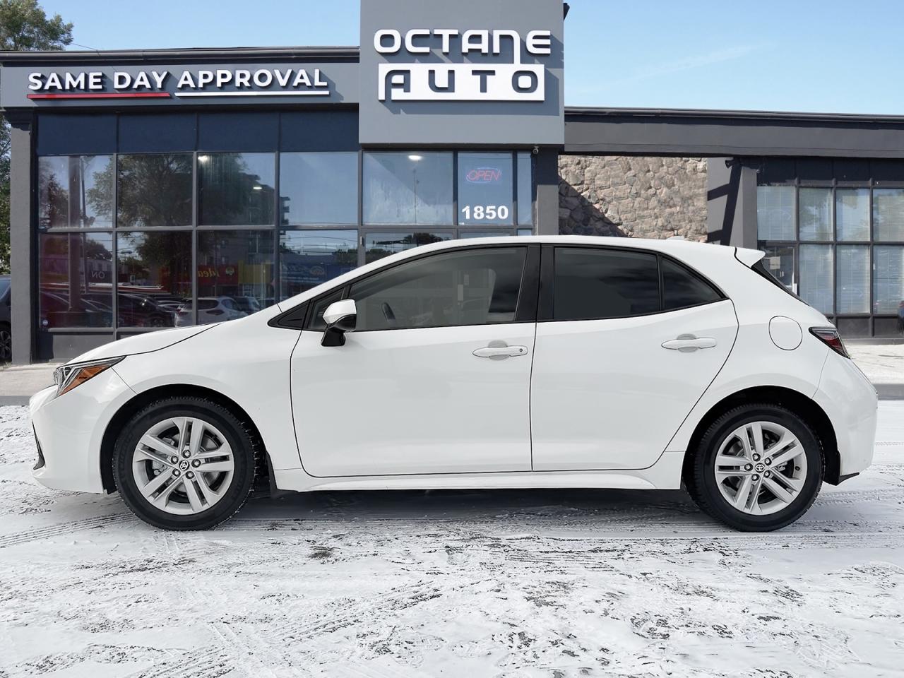 2022 Toyota Corolla SE Hatchback CVT Photo2