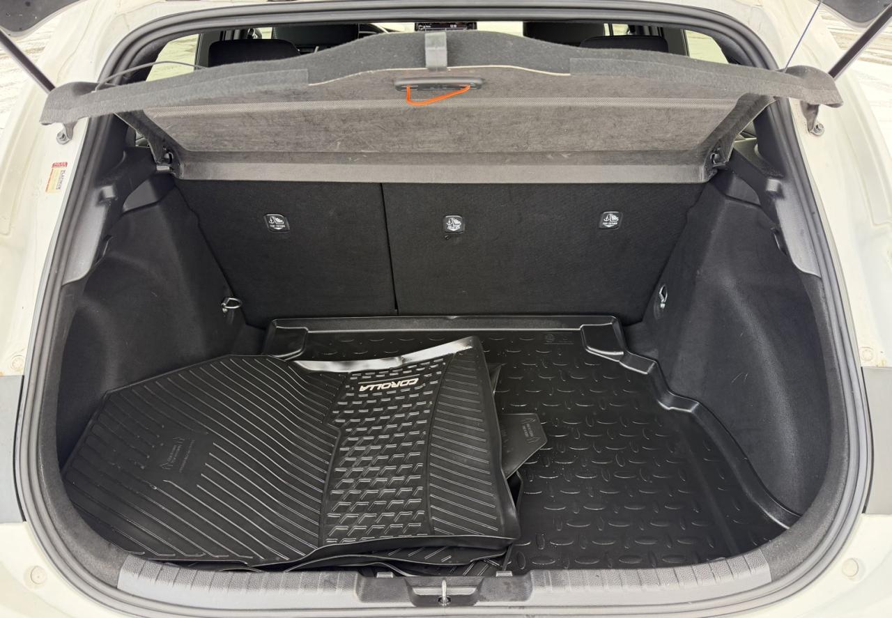 2022 Toyota Corolla SE Hatchback CVT - Photo #12