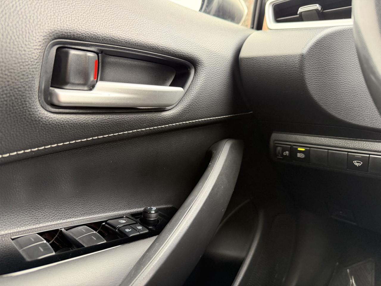 2022 Toyota Corolla SE Hatchback CVT - Photo #23