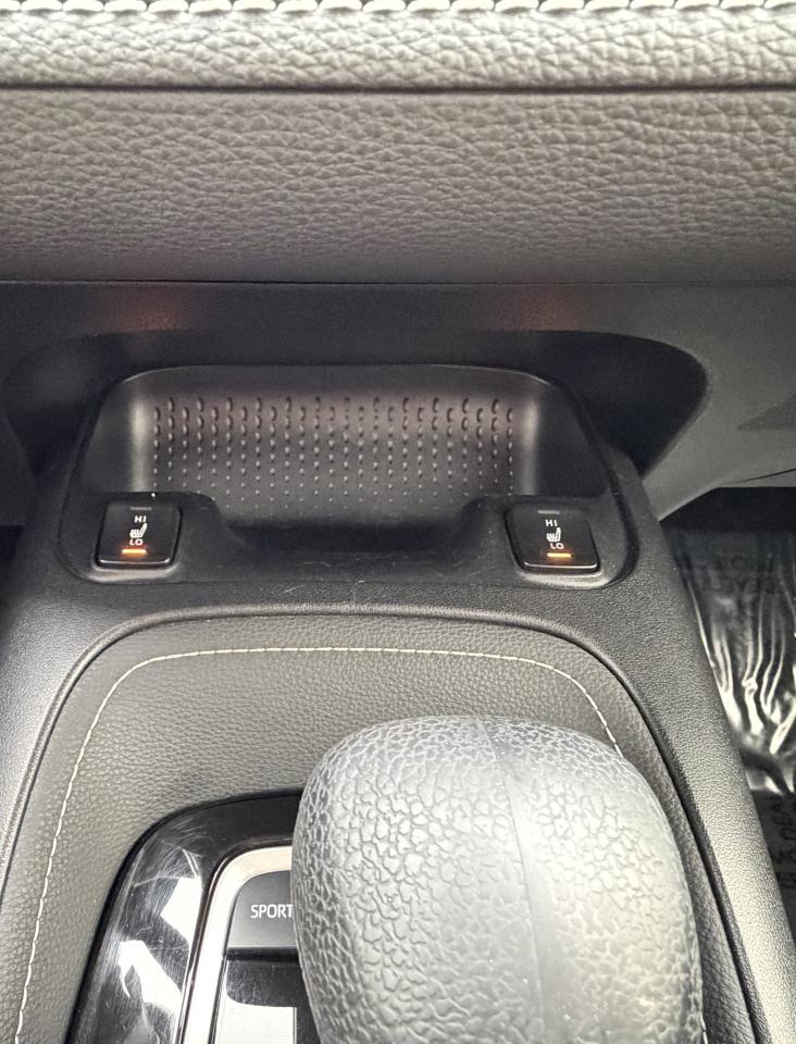 2022 Toyota Corolla SE Hatchback CVT - Photo #22