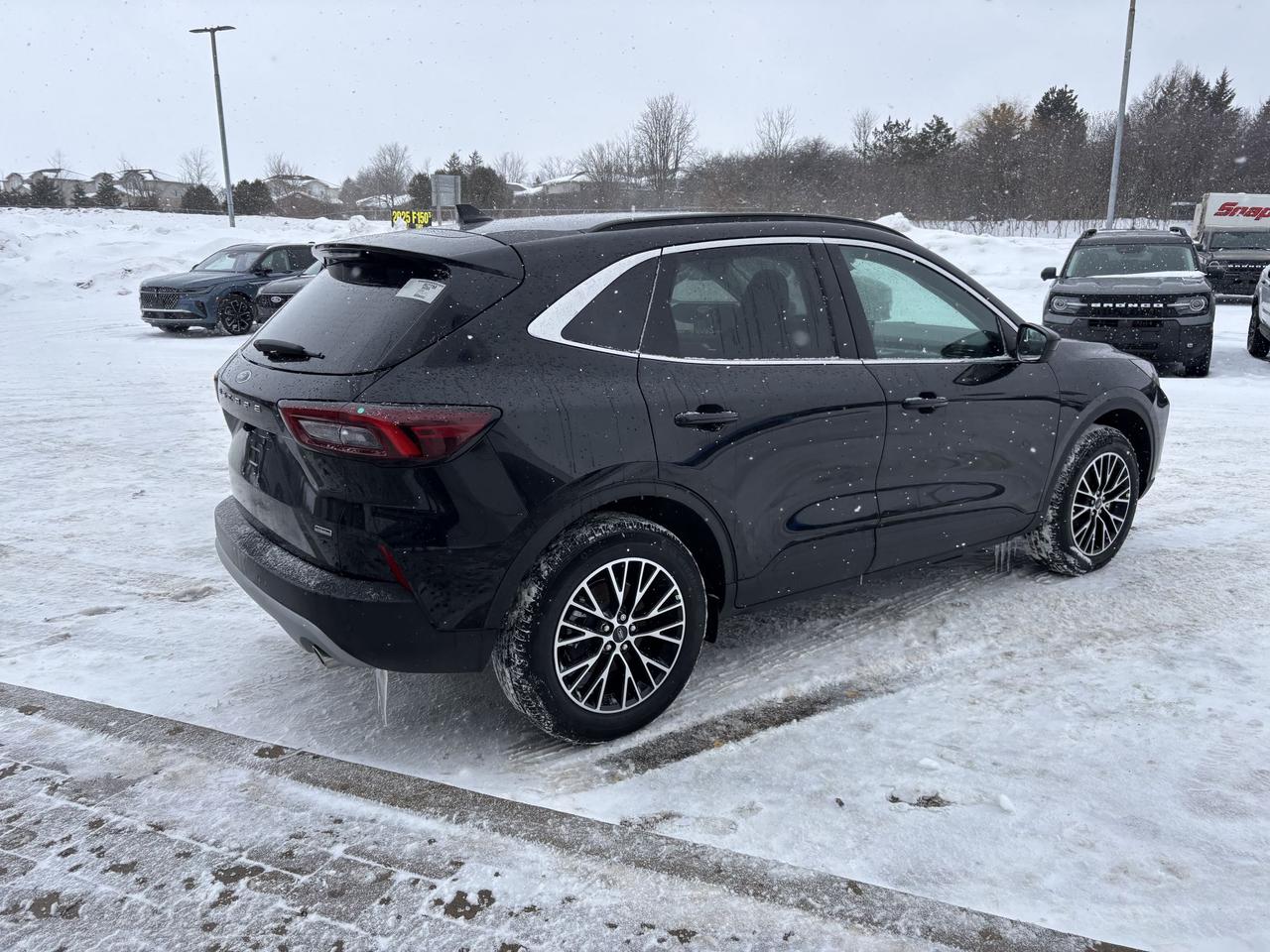 2026 Ford Escape PHEV FWD, ADAPTRIVE CRUISE, BLIND SPOT MONITOR Photo