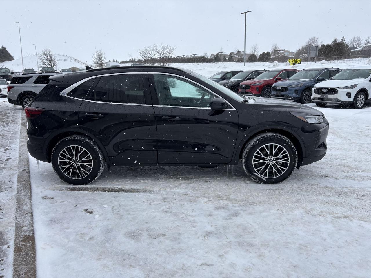 2026 Ford Escape PHEV FWD, ADAPTRIVE CRUISE, BLIND SPOT MONITOR Photo