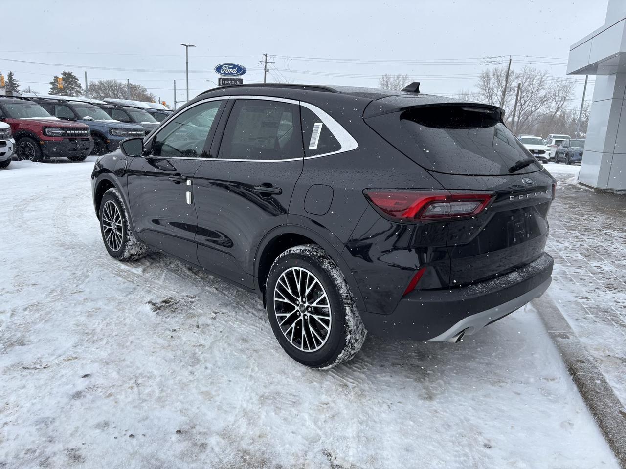2026 Ford Escape PHEV FWD, ADAPTRIVE CRUISE, BLIND SPOT MONITOR Photo