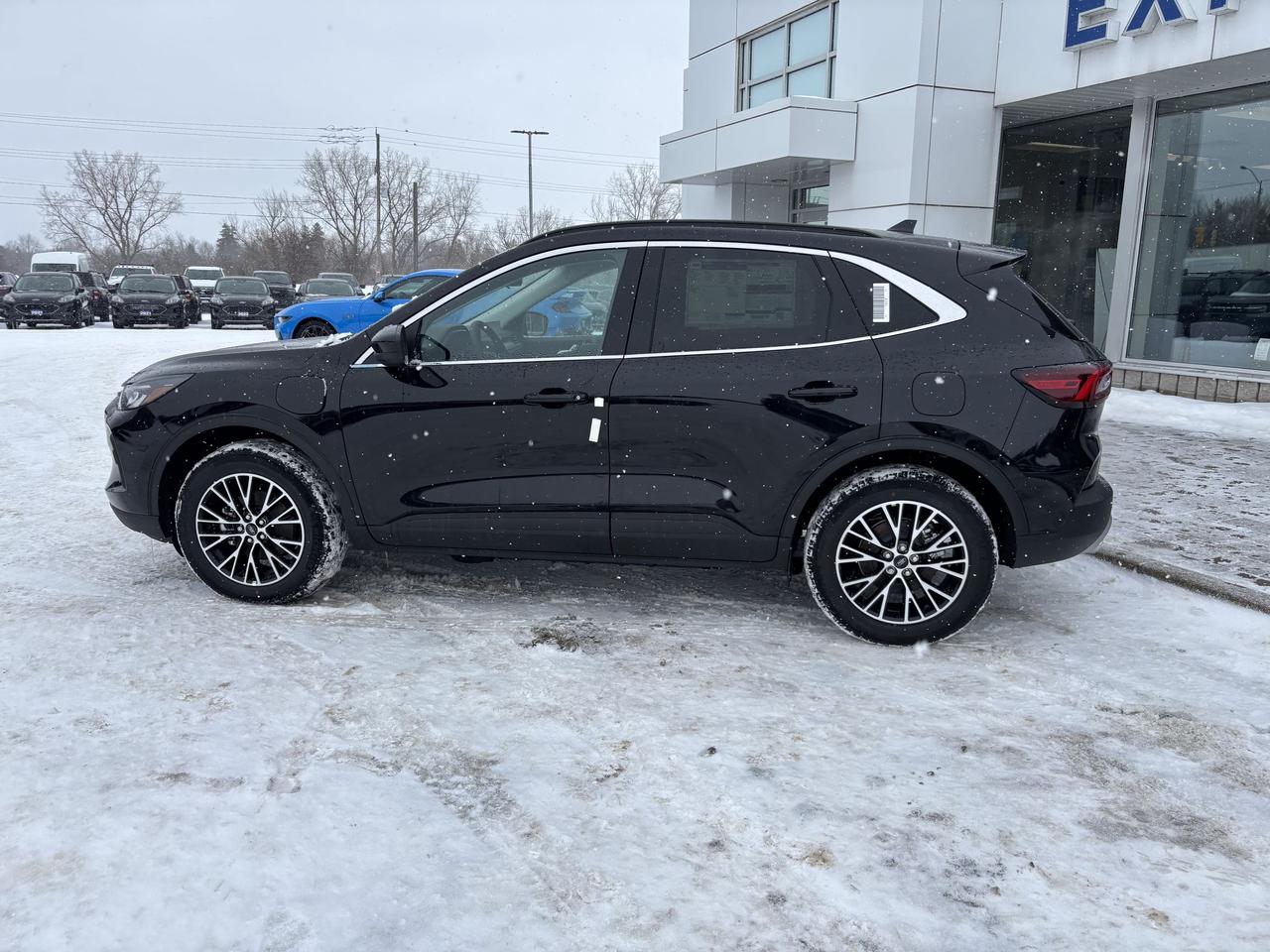 2026 Ford Escape PHEV FWD, ADAPTRIVE CRUISE, BLIND SPOT MONITOR Photo