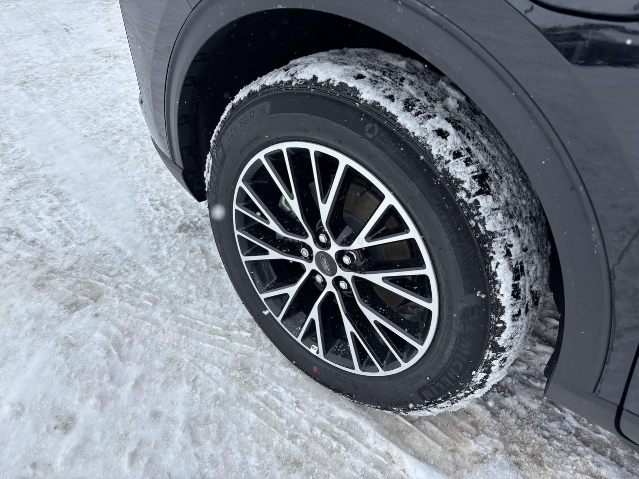 2026 Ford Escape PHEV FWD, ADAPTRIVE CRUISE, BLIND SPOT MONITOR Photo