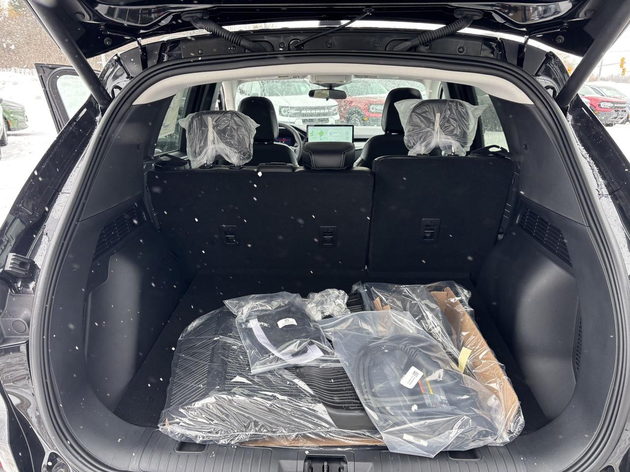 2026 Ford Escape PHEV FWD, ADAPTRIVE CRUISE, BLIND SPOT MONITOR Photo