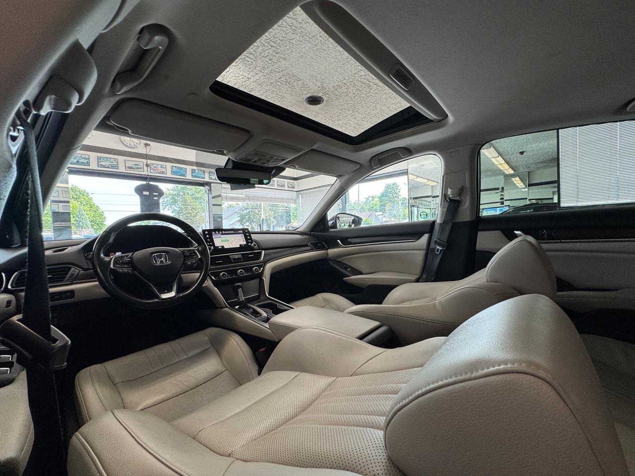 2018 Honda Accord Touring+Adaptive Cruise+Cooled Seats+CLEAN CARFAX Photo2