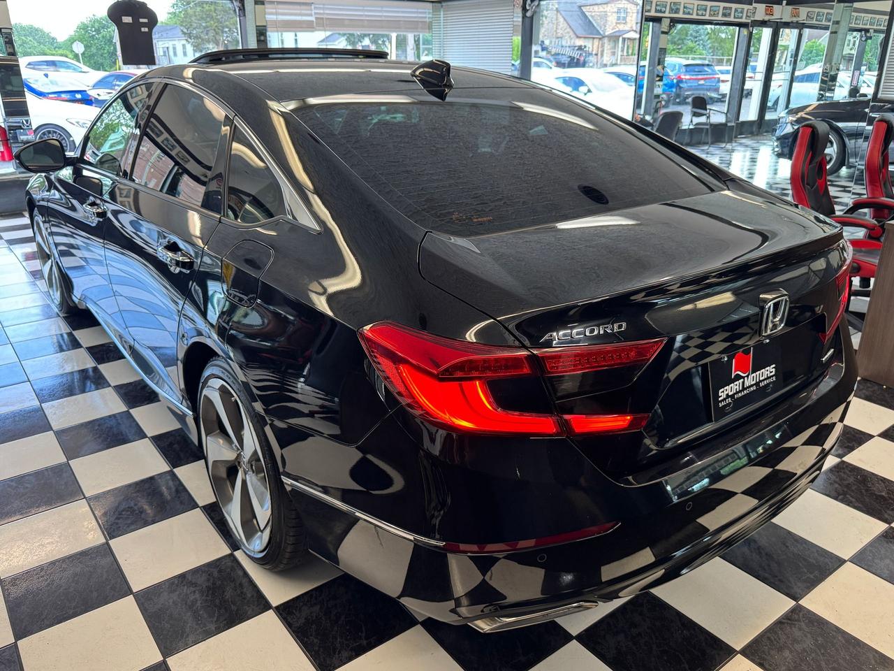 2018 Honda Accord Touring+Adaptive Cruise+Cooled Seats+CLEAN CARFAX Photo