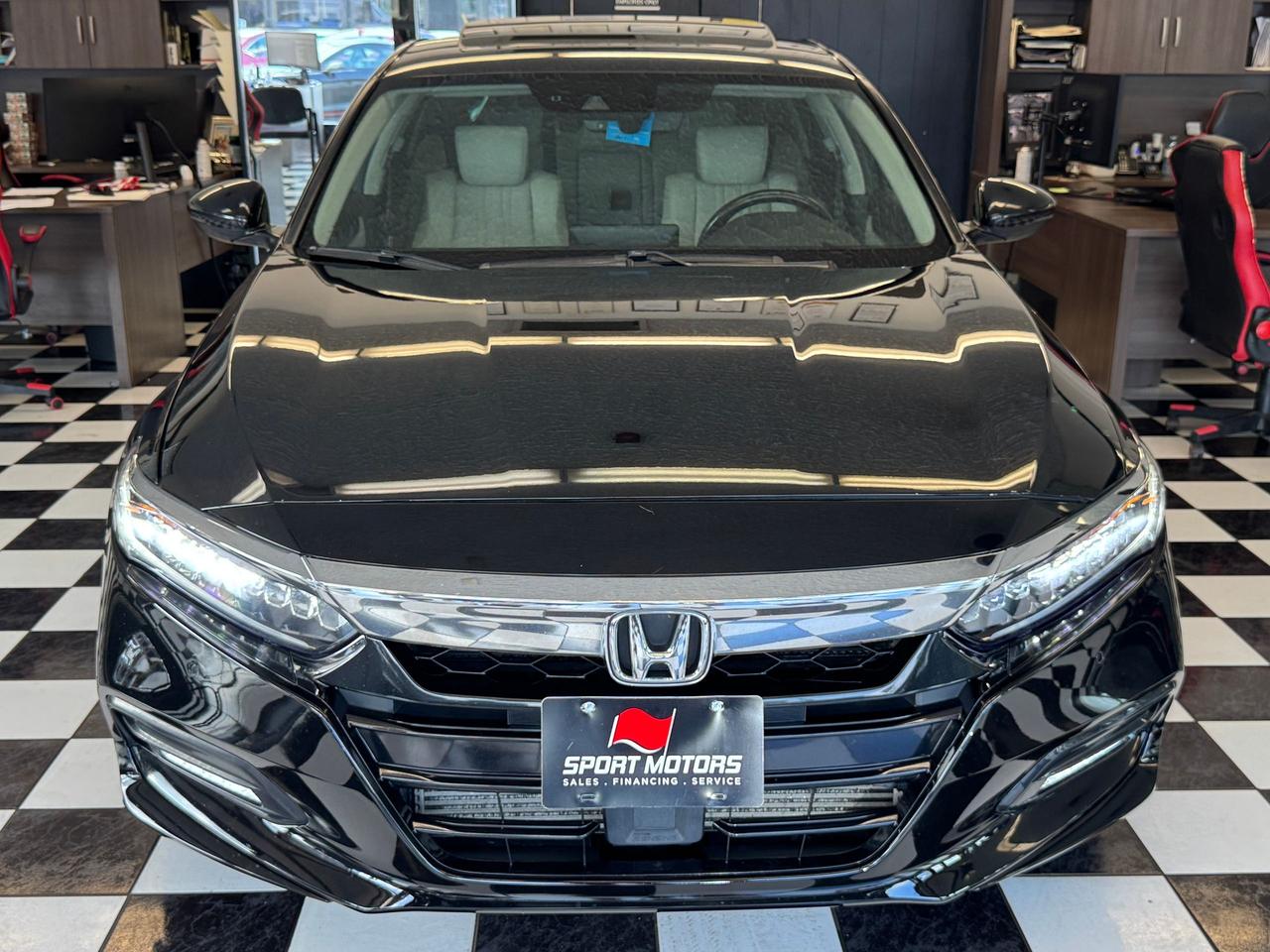 2018 Honda Accord Touring+Adaptive Cruise+Cooled Seats+CLEAN CARFAX Photo