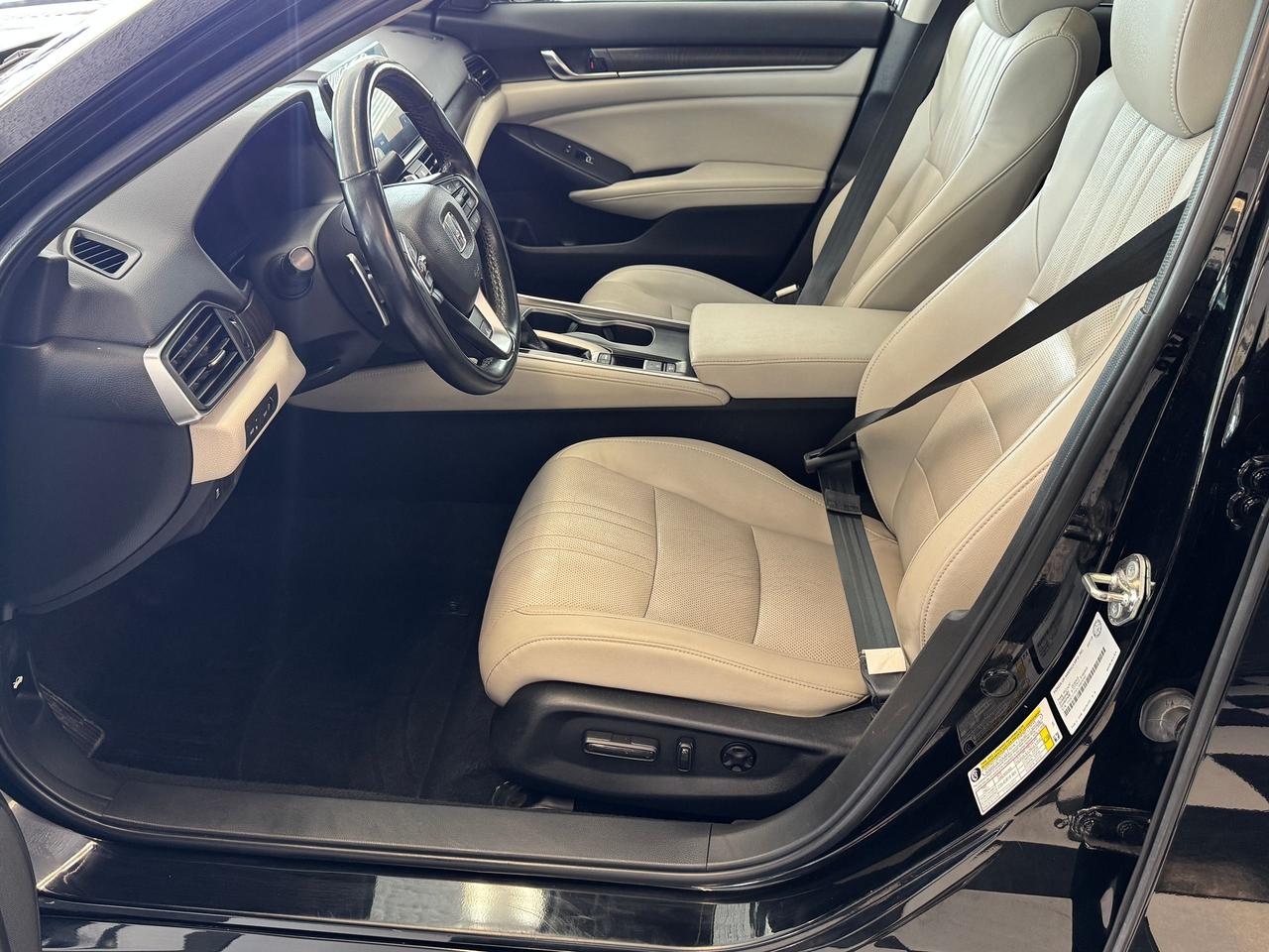 2018 Honda Accord Touring+Adaptive Cruise+Cooled Seats+CLEAN CARFAX Photo