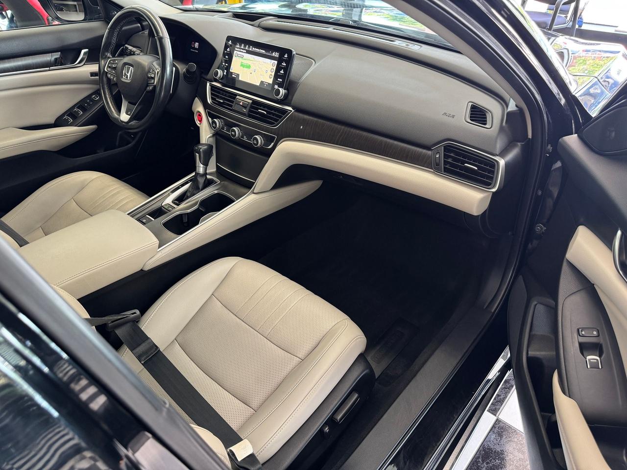 2018 Honda Accord Touring+Adaptive Cruise+Cooled Seats+CLEAN CARFAX Photo