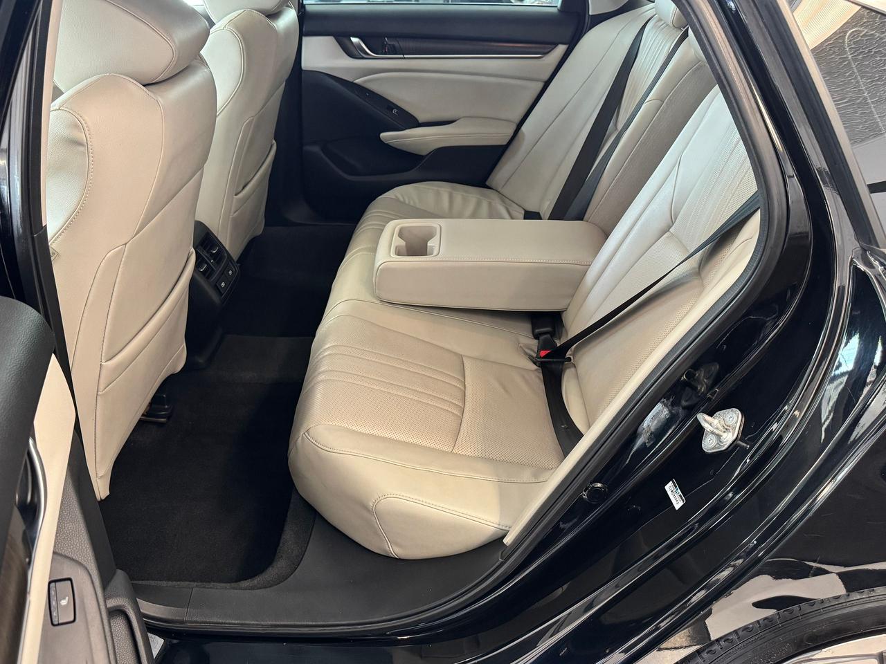 2018 Honda Accord Touring+Adaptive Cruise+Cooled Seats+CLEAN CARFAX Photo