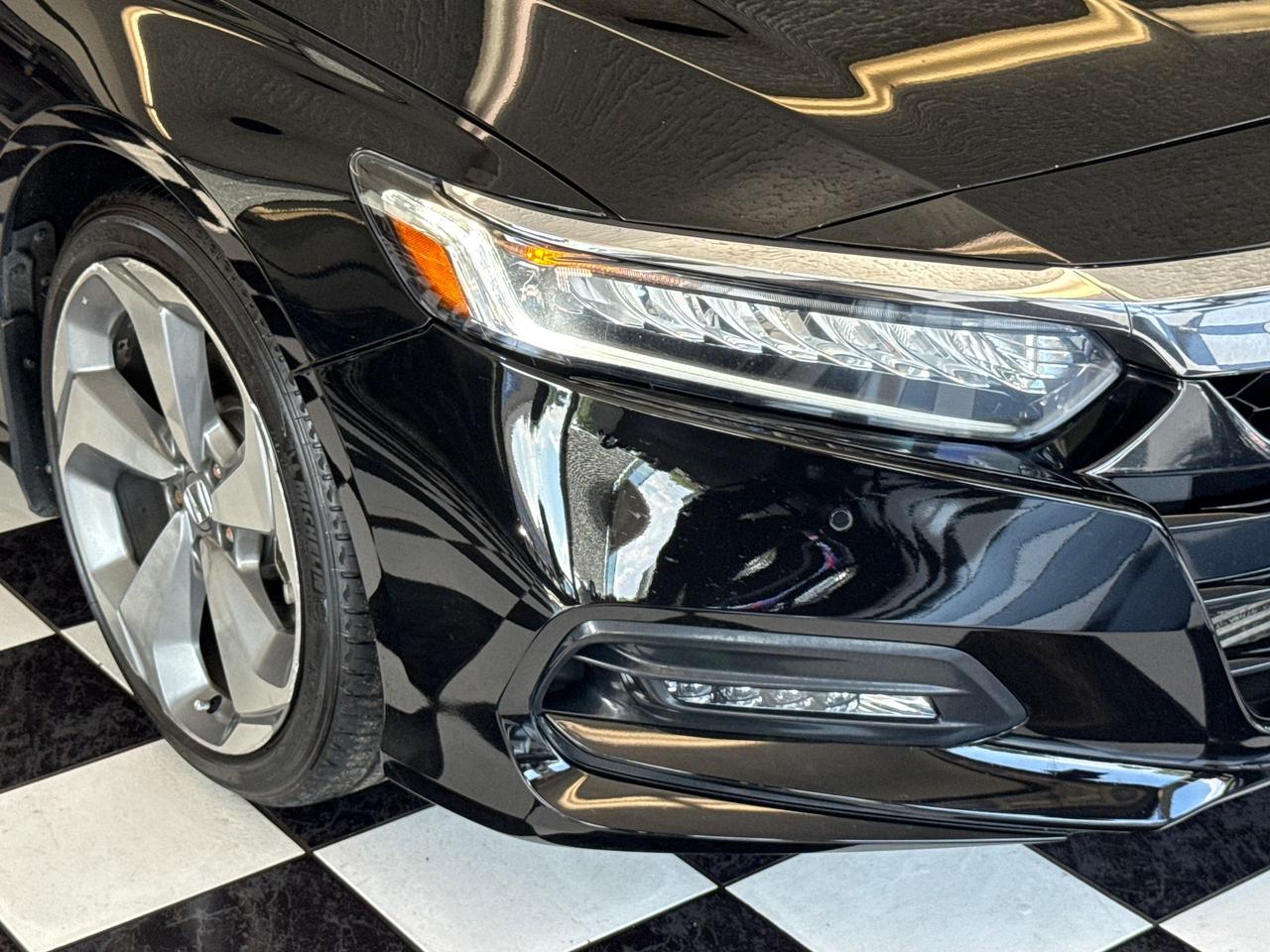 2018 Honda Accord Touring+Adaptive Cruise+Cooled Seats+CLEAN CARFAX Photo