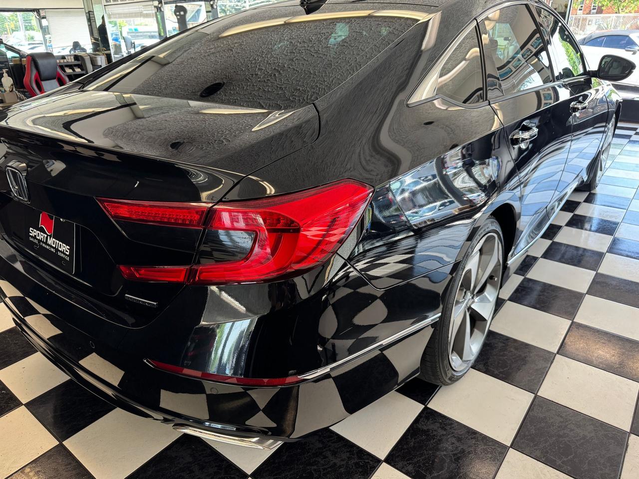 2018 Honda Accord Touring+Adaptive Cruise+Cooled Seats+CLEAN CARFAX Photo