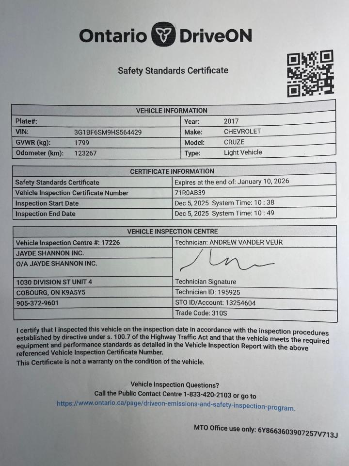 2017 Chevrolet Cruze RS 4dr HB 1.4L Premier w/1SF Photo3