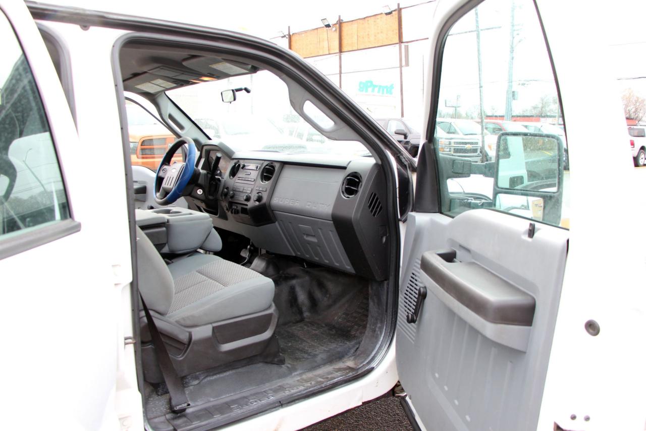 2012 Ford SUPER DUTY F-350 SRW 4WD Crew Cab 172" XL - Photo #14
