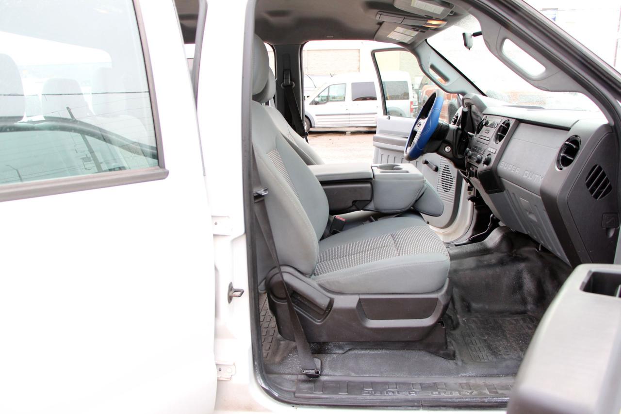 2012 Ford SUPER DUTY F-350 SRW 4WD Crew Cab 172" XL - Photo #15