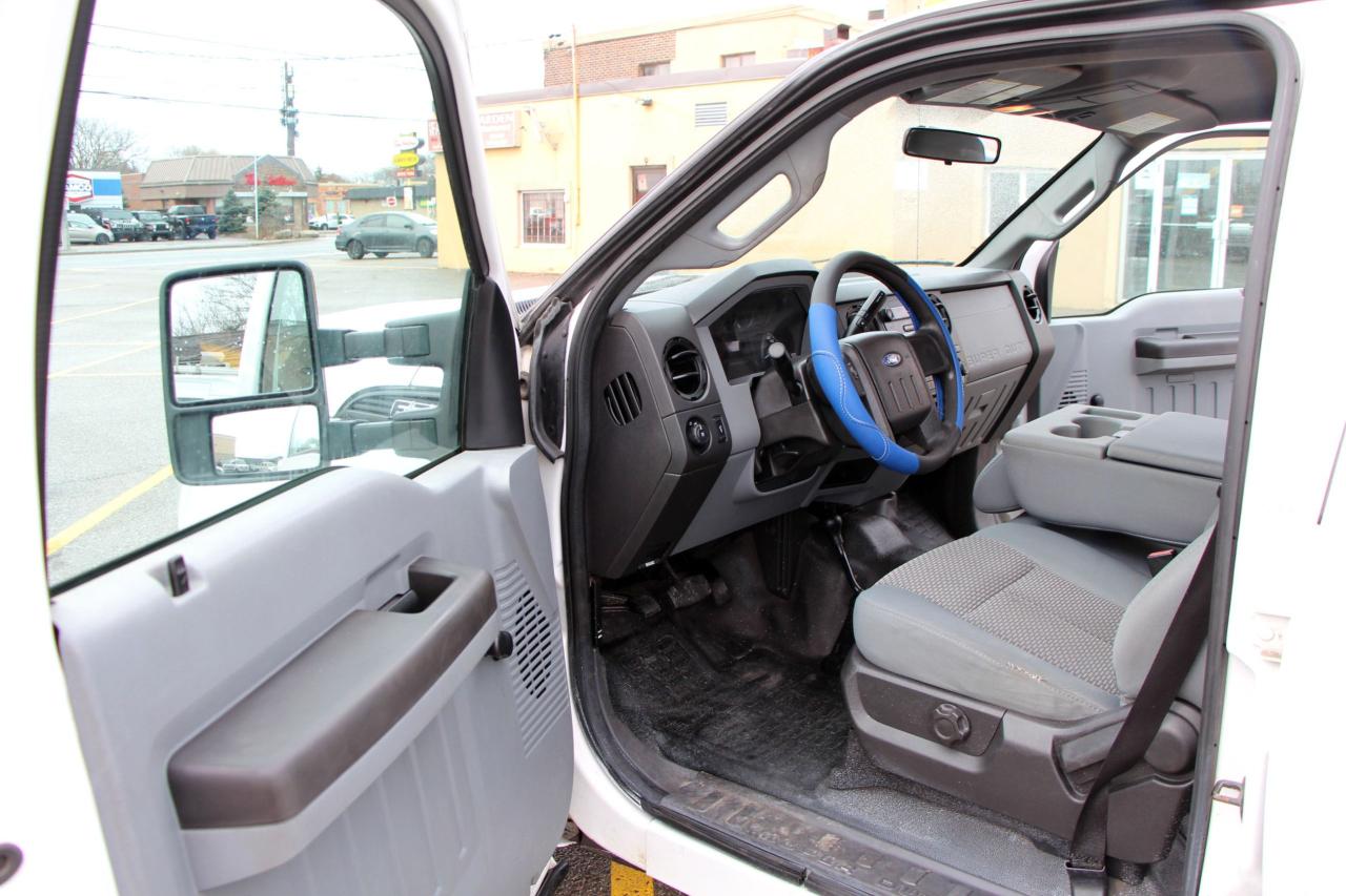 2012 Ford SUPER DUTY F-350 SRW 4WD Crew Cab 172" XL - Photo #16