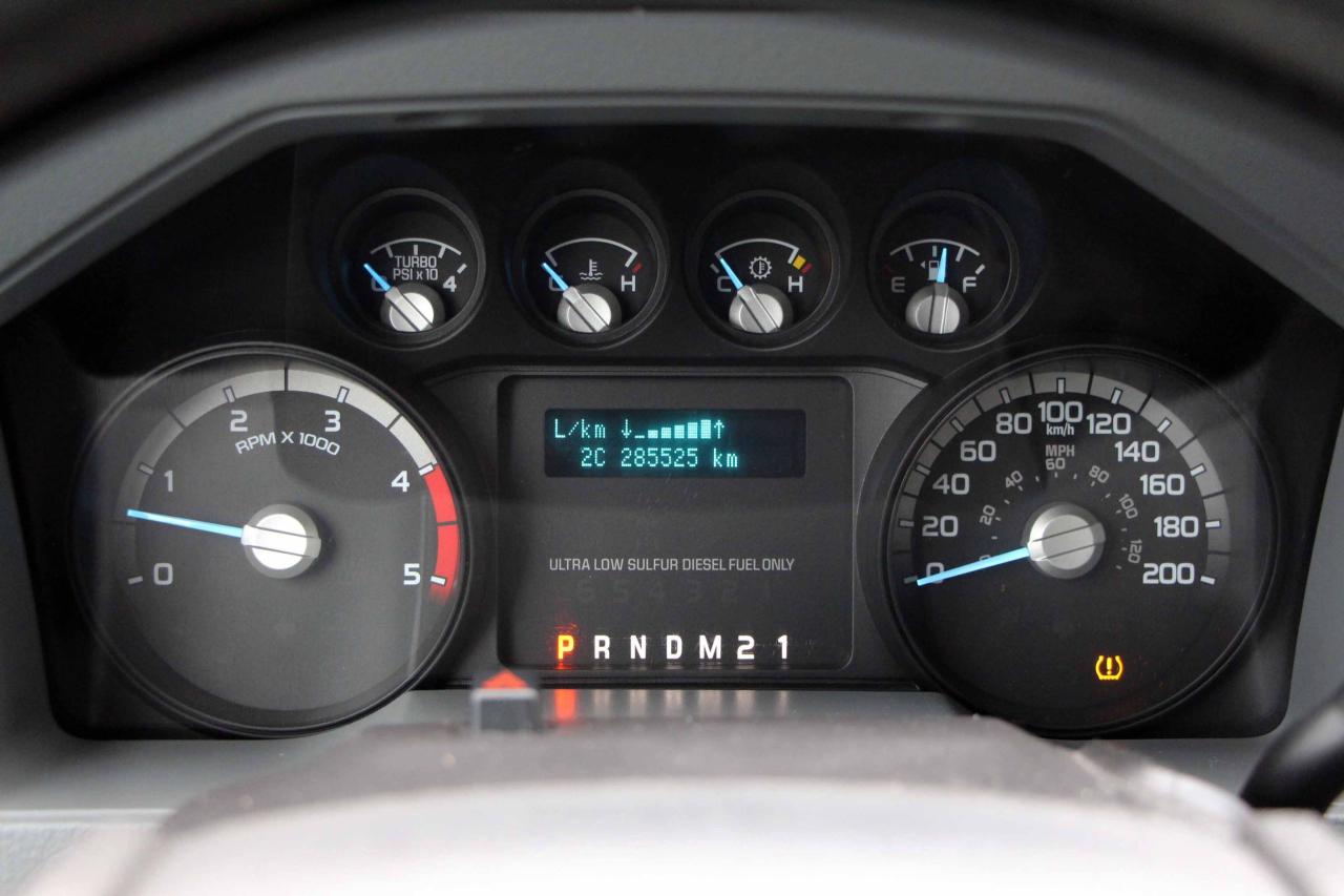 2012 Ford SUPER DUTY F-350 SRW 4WD Crew Cab 172" XL - Photo #22