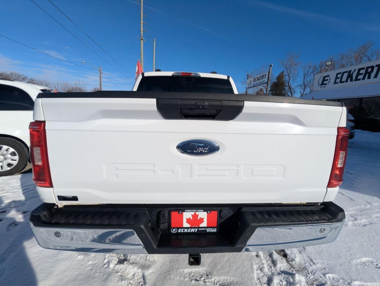 2022 Ford F-150 XLT WITH A HARD TONNEAU COVER!! Photo