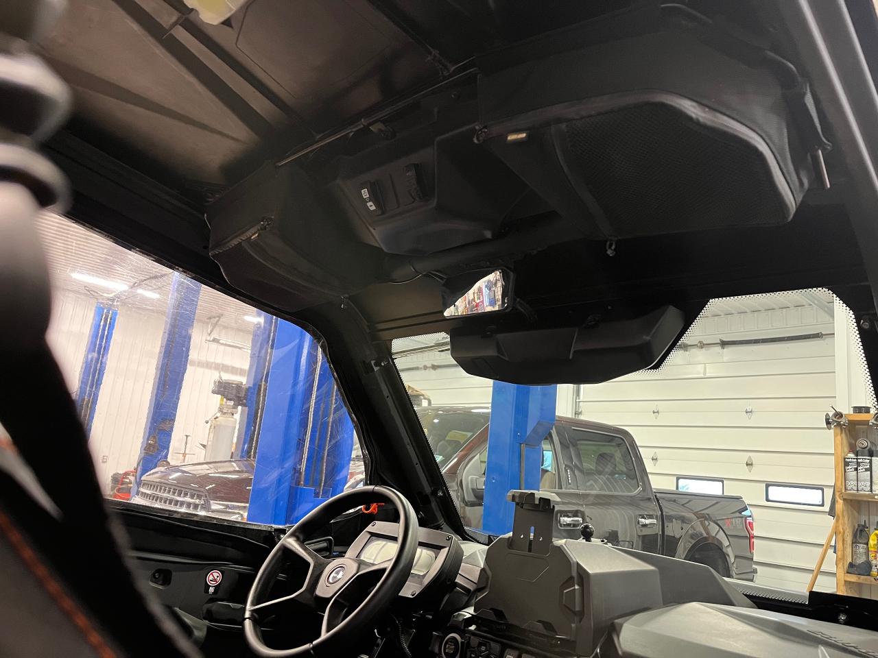 2022 Can-Am Commander 1000X XT-P - Photo #9