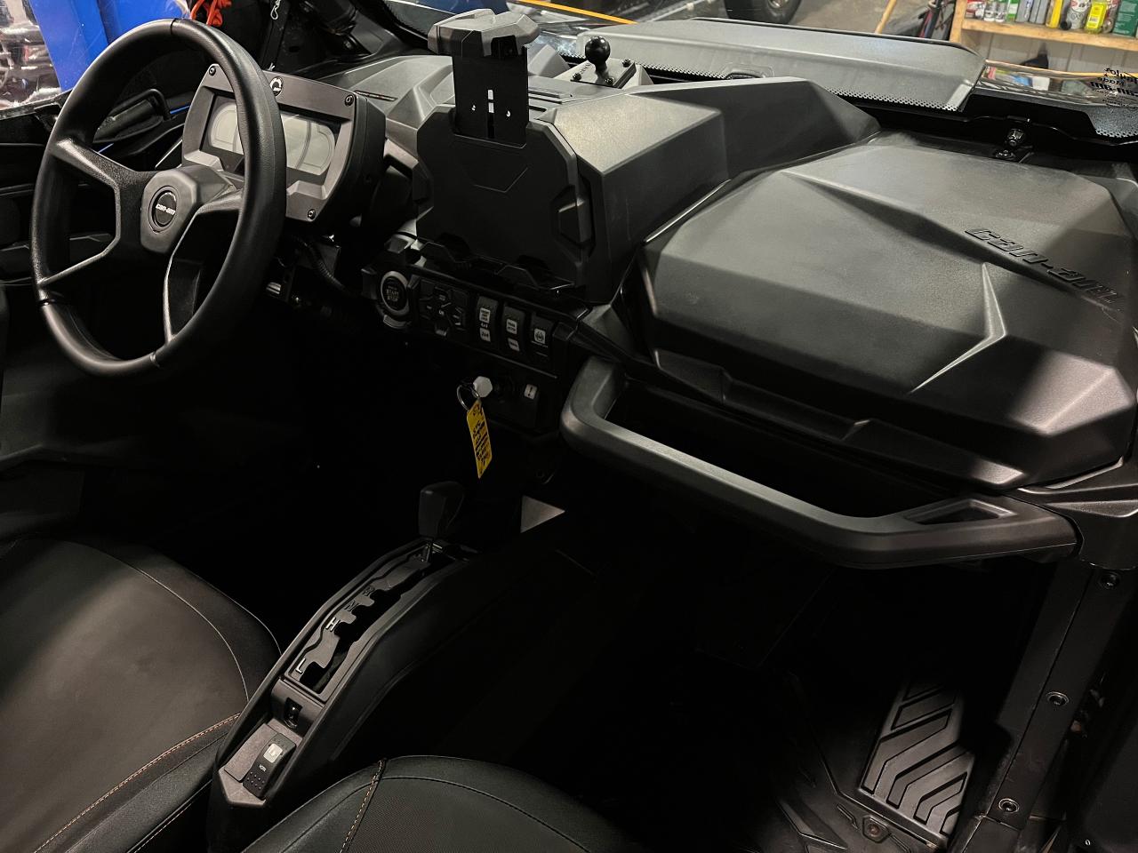 2022 Can-Am Commander 1000X XT-P - Photo #8