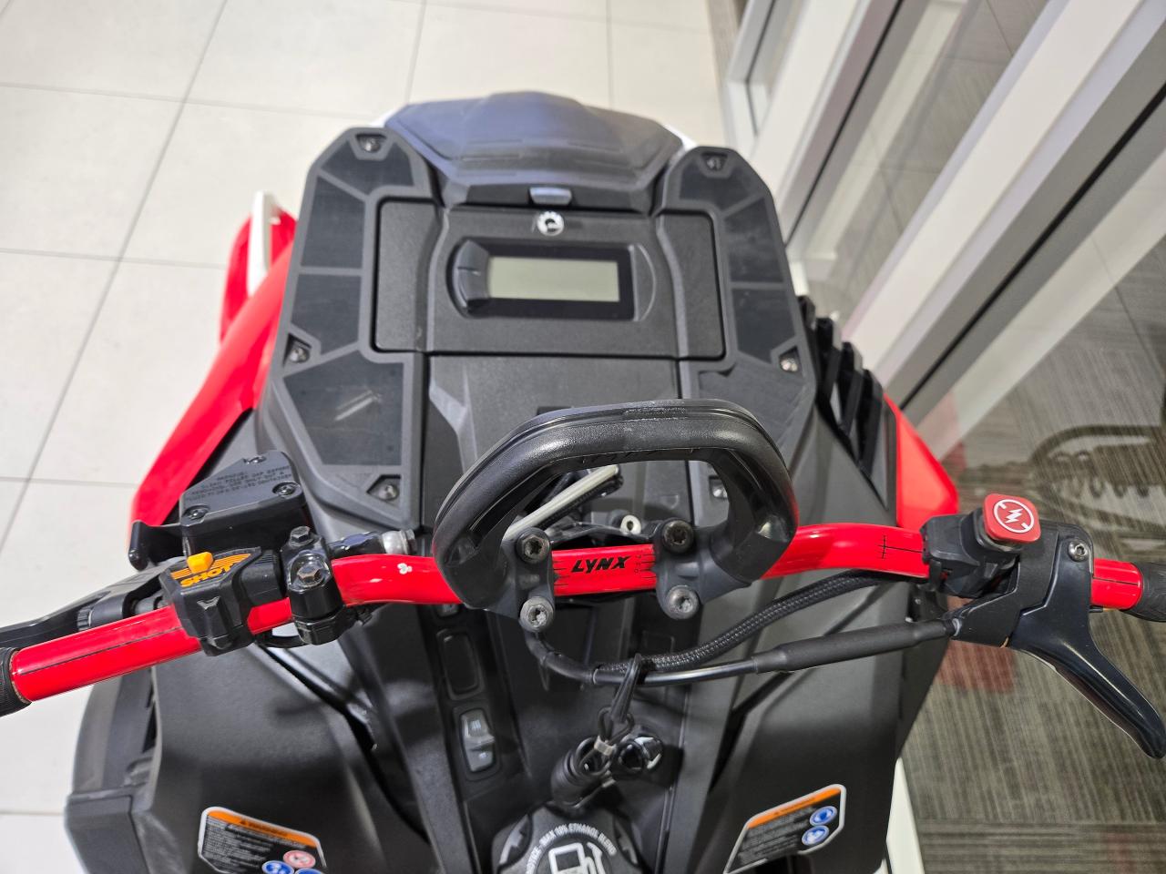 2024 Ski-Doo SHREDDER RE 8TR Photo4