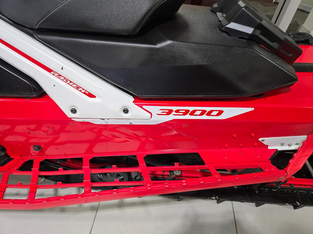 2024 Ski-Doo SHREDDER RE 8TR Photo2