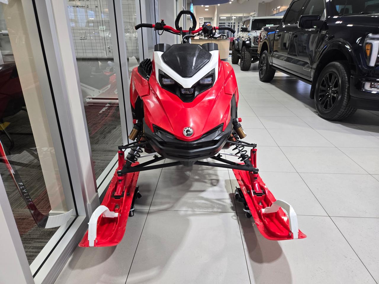 2024 Ski-Doo SHREDDER RE 8TR Photo1