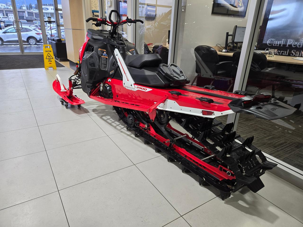 2024 Ski-Doo SHREDDER RE 8TR Photo3