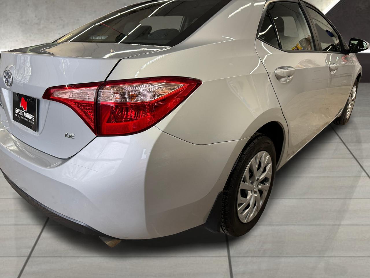 2018 Toyota Corolla LE Photo33