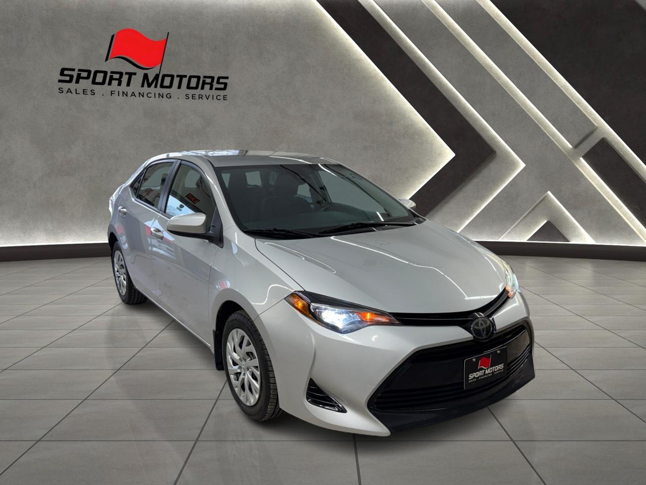 2018 Toyota Corolla LE Photo8