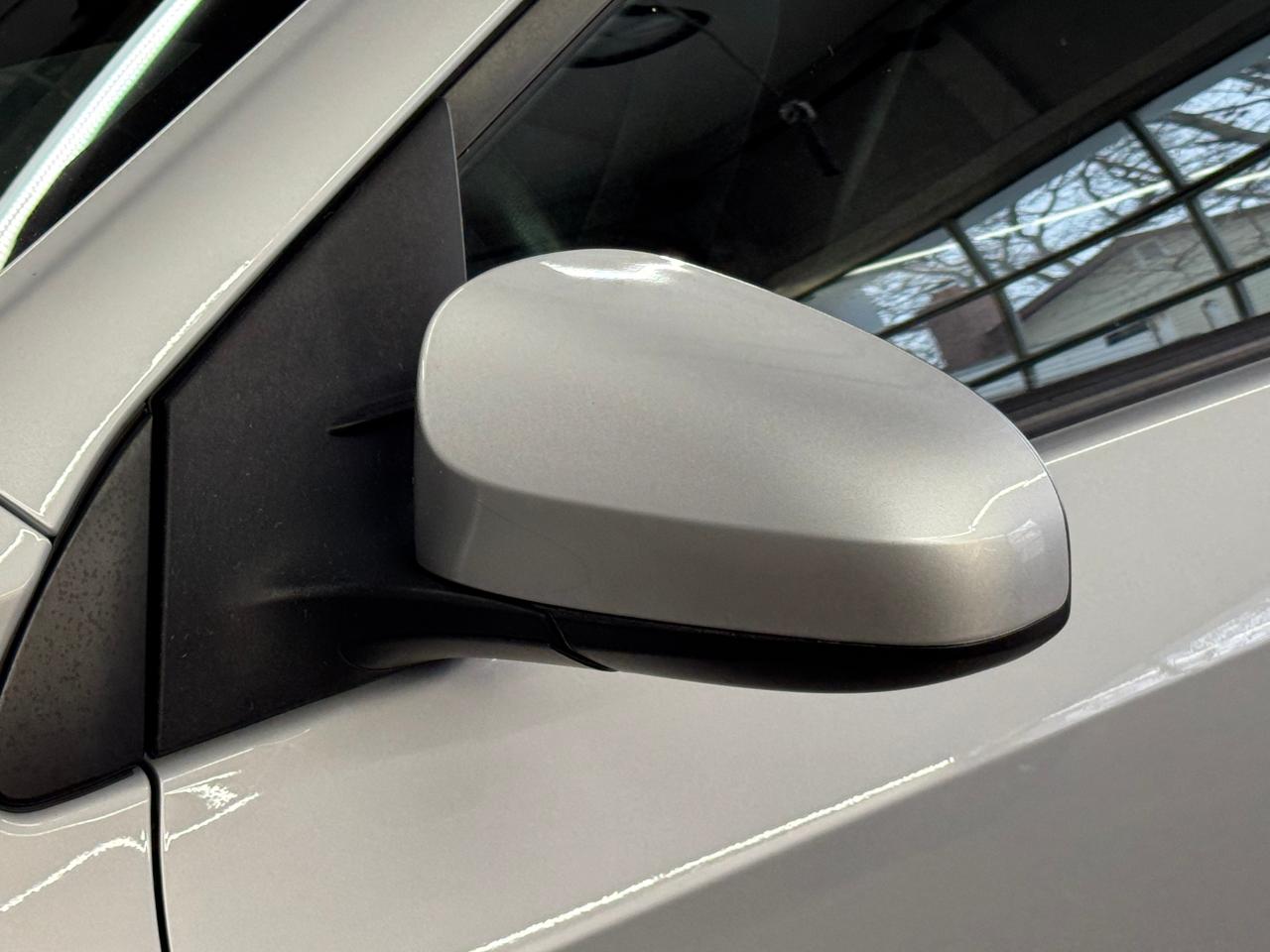 2018 Toyota Corolla LE Photo