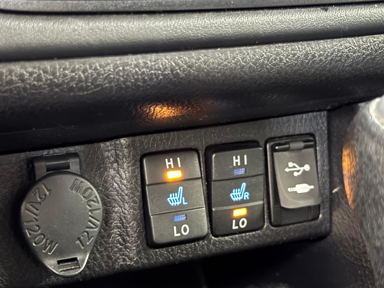 2018 Toyota Corolla LE Photo3