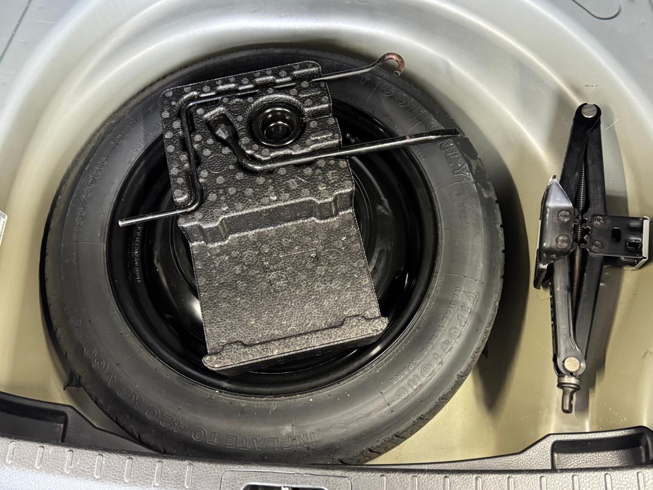 2018 Toyota Corolla LE Photo105