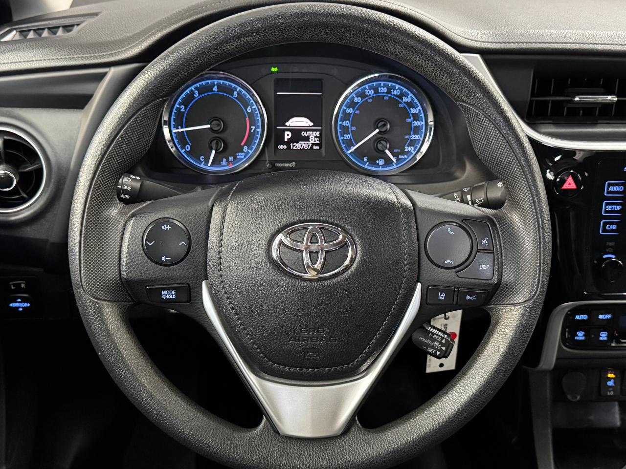 2018 Toyota Corolla LE Photo12