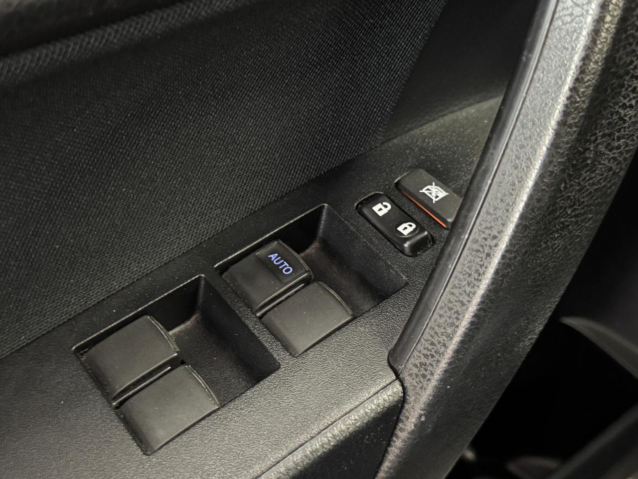 2018 Toyota Corolla LE Photo42