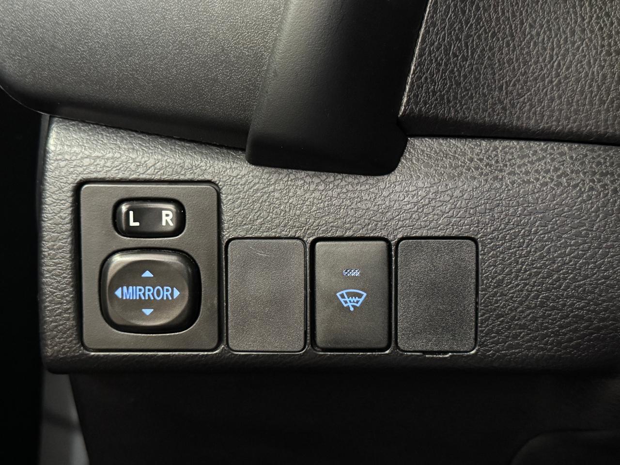 2018 Toyota Corolla LE Photo97