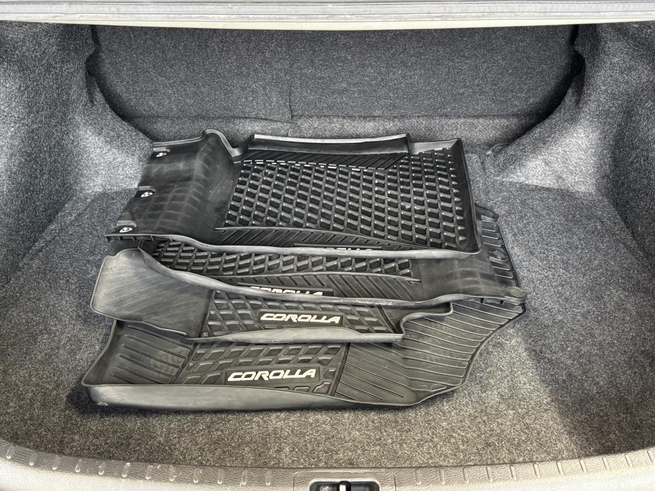 2018 Toyota Corolla LE Photo26