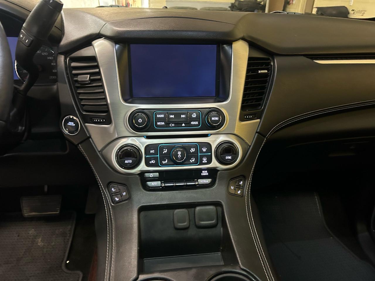 2017 GMC Yukon XL SLT - Photo #10