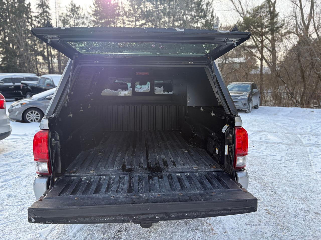 2019 Toyota Tacoma CREW CAB,LONG BOX,4X4,SMART CAP,CLEAN CARFAX,CERTI Photo4