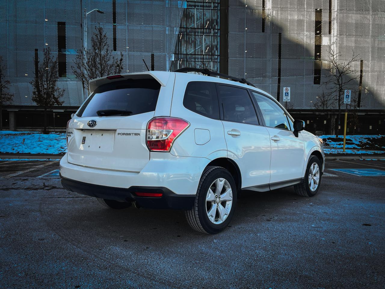 2015 Subaru Forester i Touring w/Tech Pkg |NO ACCIDENTS |CLEAN CARFAX | - Photo #4