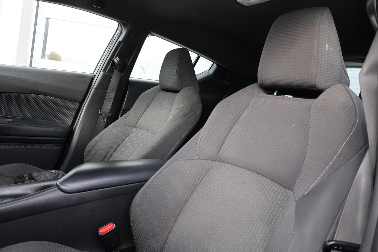 2018 Toyota C-HR XLE - CAMERA|HEATED SEAT|BLUETOOTH|ALLOYS Photo