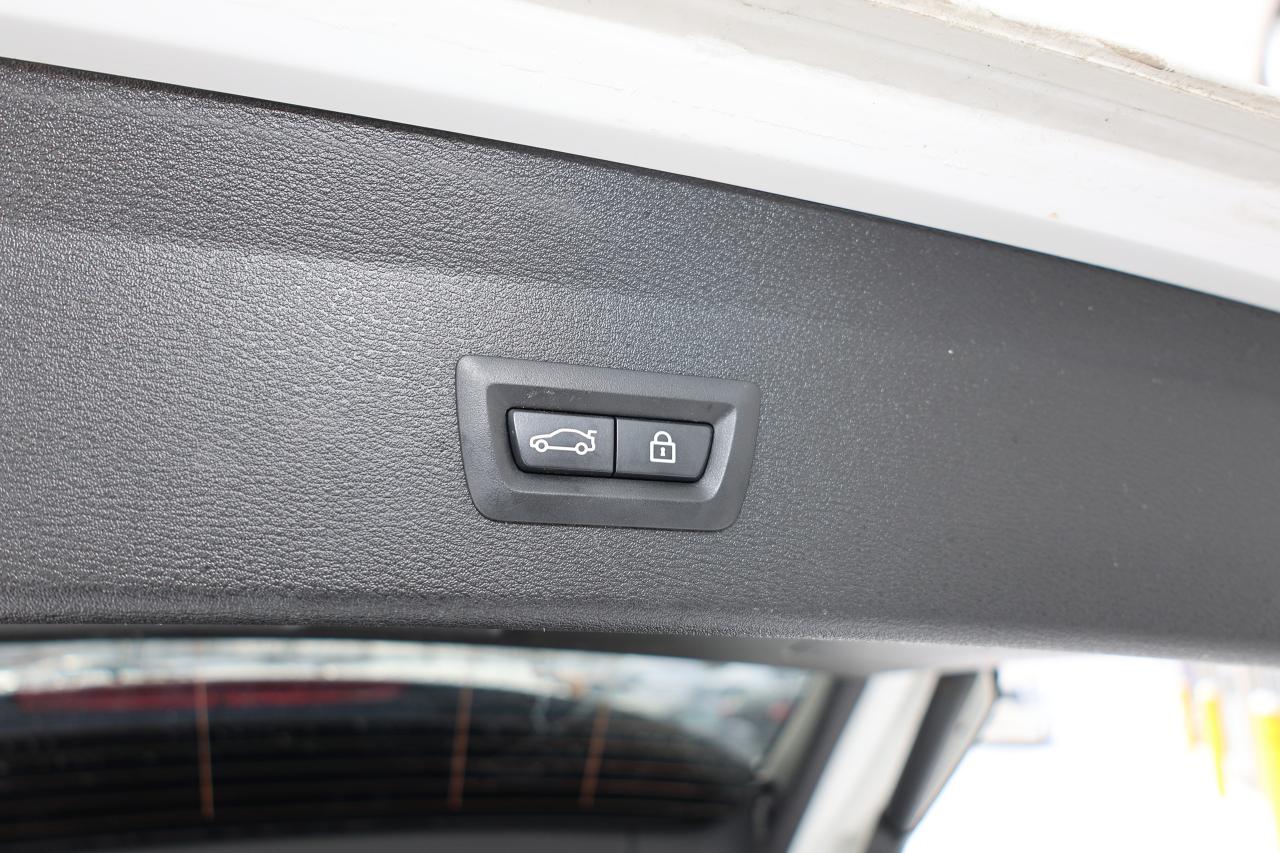 2017 BMW X1 xDrive28i - PANOROOF|CAMERA|HEATED SEATS Photo