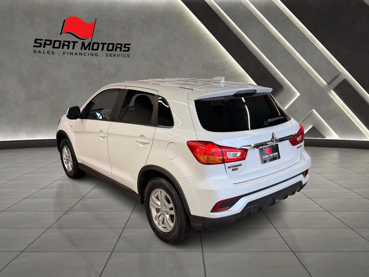 2018 Mitsubishi RVR SE+New Tires+Brakes+Camera+CLEAN CARFAX Photo6