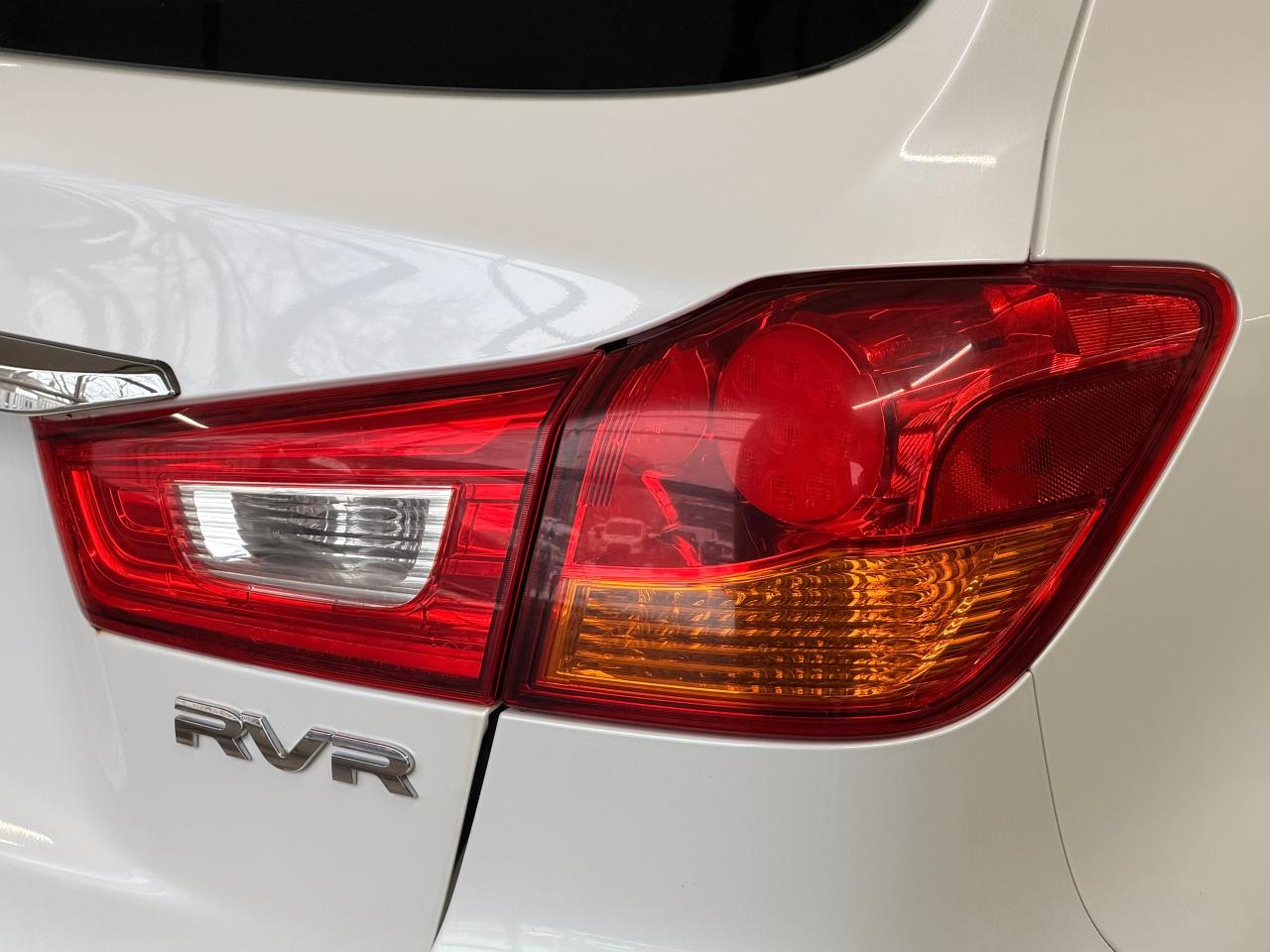 2018 Mitsubishi RVR SE+New Tires+Brakes+Camera+CLEAN CARFAX Photo111