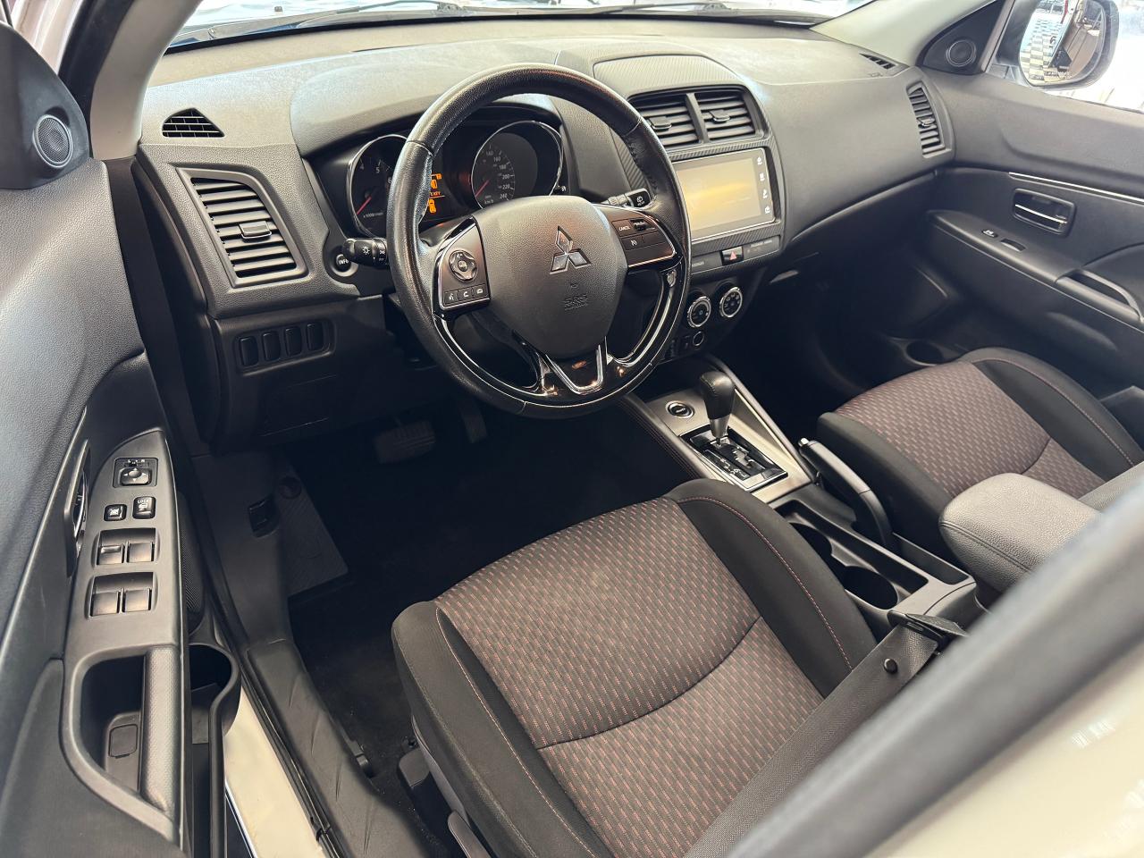 2018 Mitsubishi RVR SE+New Tires+Brakes+Camera+CLEAN CARFAX Photo