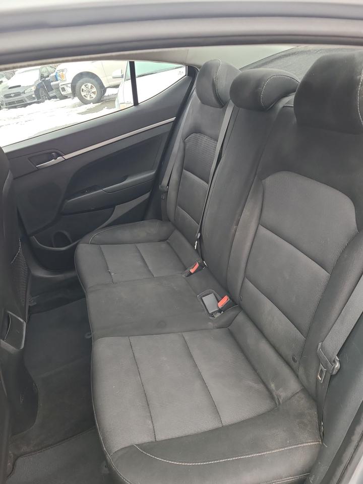 2017 Hyundai Elantra LE - Photo #9